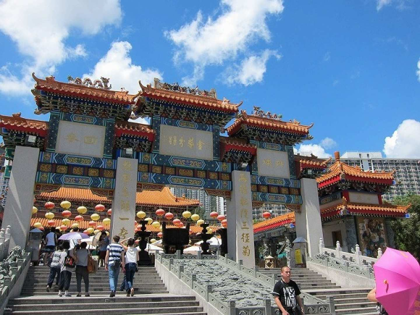 [With Japanese guide] Afternoon tour of Hong Kong's Wong Tai Sin Fortune Telling Tour and Jade Market by Panda Bus - Photo 1 of 4